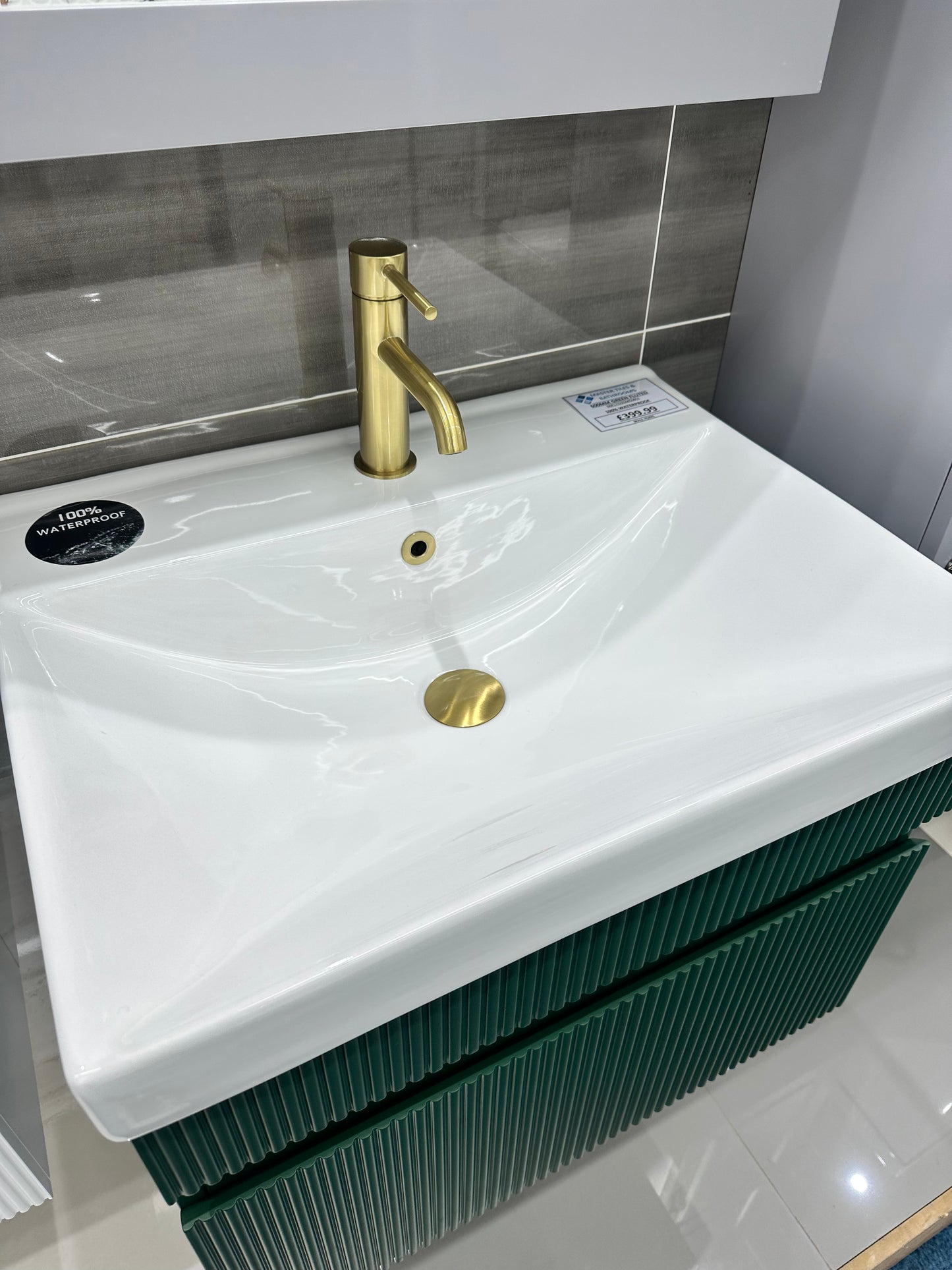 600 Waterproof PVC Fluted Wall Hung Edge Basin - Matt Green - YSGG103GM