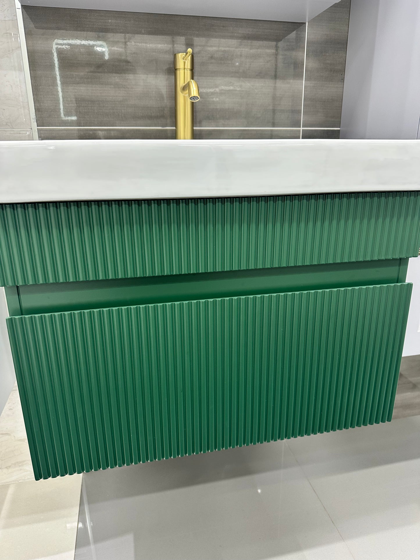 600 Waterproof PVC Fluted Wall Hung Edge Basin - Matt Green - YSGG103GM